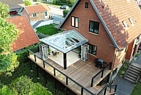 Orangeri-på-hævet-træterrasse